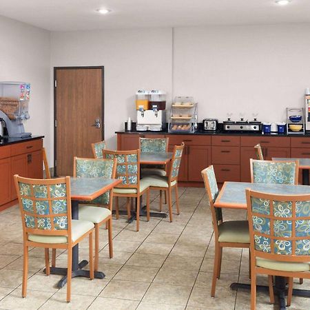 Days Inn & Suites By Wyndham Of Morris Εξωτερικό φωτογραφία