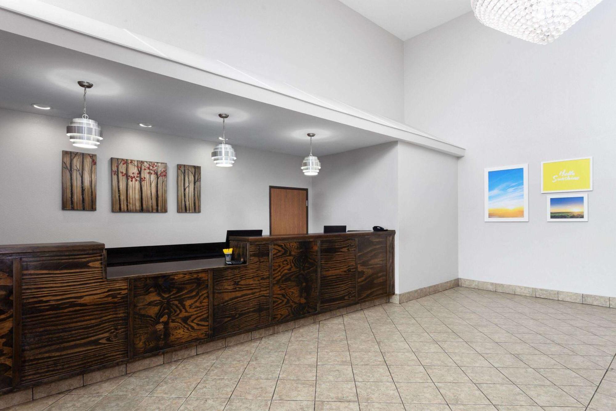 Days Inn & Suites By Wyndham Of Morris Εξωτερικό φωτογραφία