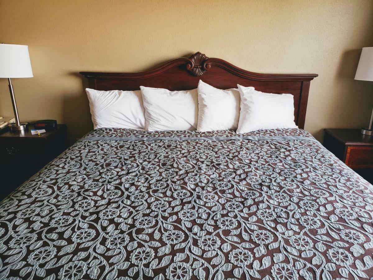 Days Inn & Suites By Wyndham Of Morris Εξωτερικό φωτογραφία